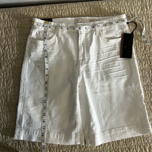 7 For All Mankind Jen 7 White Cotton Spandex Bermuda Shorts NWT Size 8 - Picture 8 of 8